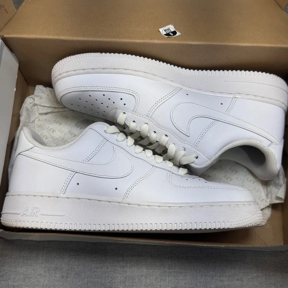 Nike Air Force 1 07 Mens White White Low Top Sneakers CW2288-111 Size 8